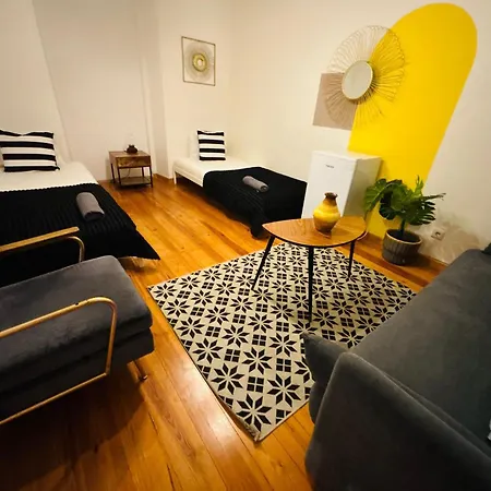 אכסניה And Spacious In Lisbon, Ideal For Tourists