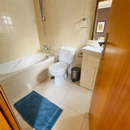 بيت شباب And Spacious In Lisbon, Ideal For Tourists