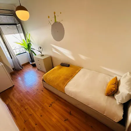 旅馆 And Spacious In Lisbon, Ideal For Tourists *