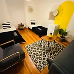 And Spacious In Lisbon, Ideal For Tourists Hostel *