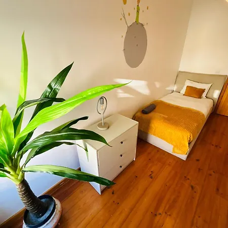 אכסניה And Spacious In Lisbon, Ideal For Tourists ליסבון