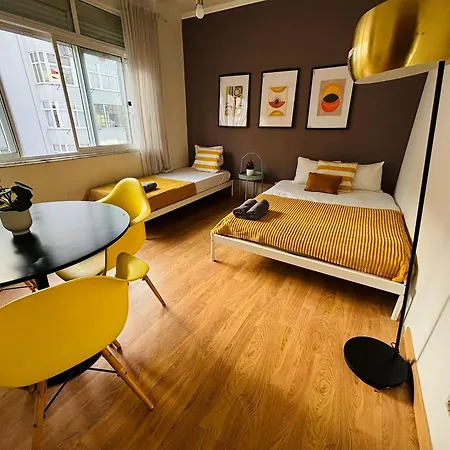 אכסניה And Spacious In Lisbon, Ideal For Tourists ליסבון