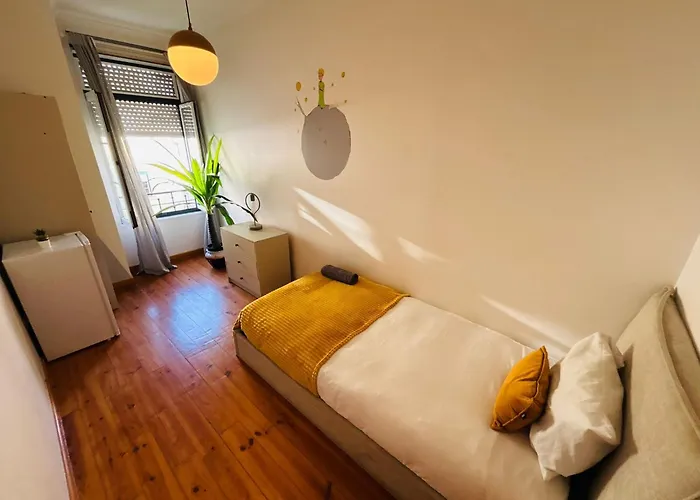 And Spacious In Lisbon, Ideal For Tourists Ostello