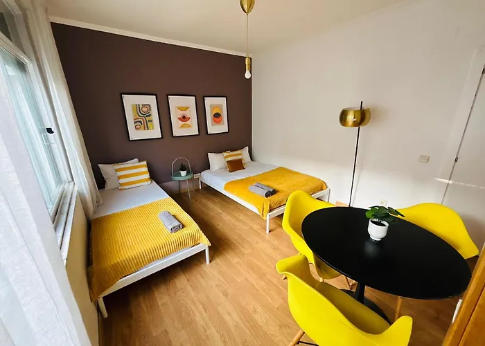 Ostello And Spacious In Lisbon, Ideal For Tourists *