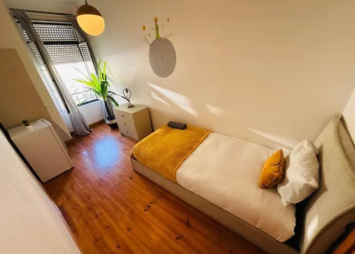 Ostello And Spacious In Lisbon, Ideal For Tourists *